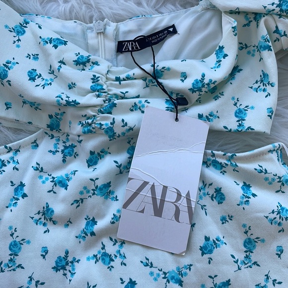NWT!! Floral Zara Cut Out Puff Sleeve Dress - Picture 3 of 3
